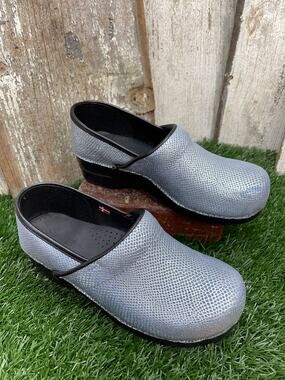 SANITA Light Blue Textured Metallic Clogs Women's EU40